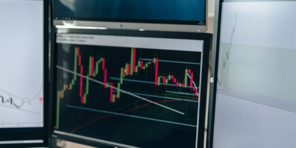 Online Data Analytics Course to Predict Dubai Real Estate Trends and Reduce Investment Risk