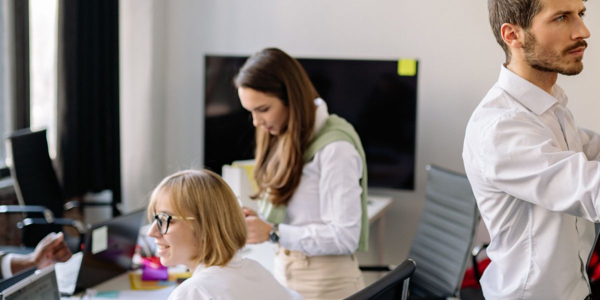 Collaborative project work is crucial for applying theoretical knowledge to real-world data challenges.